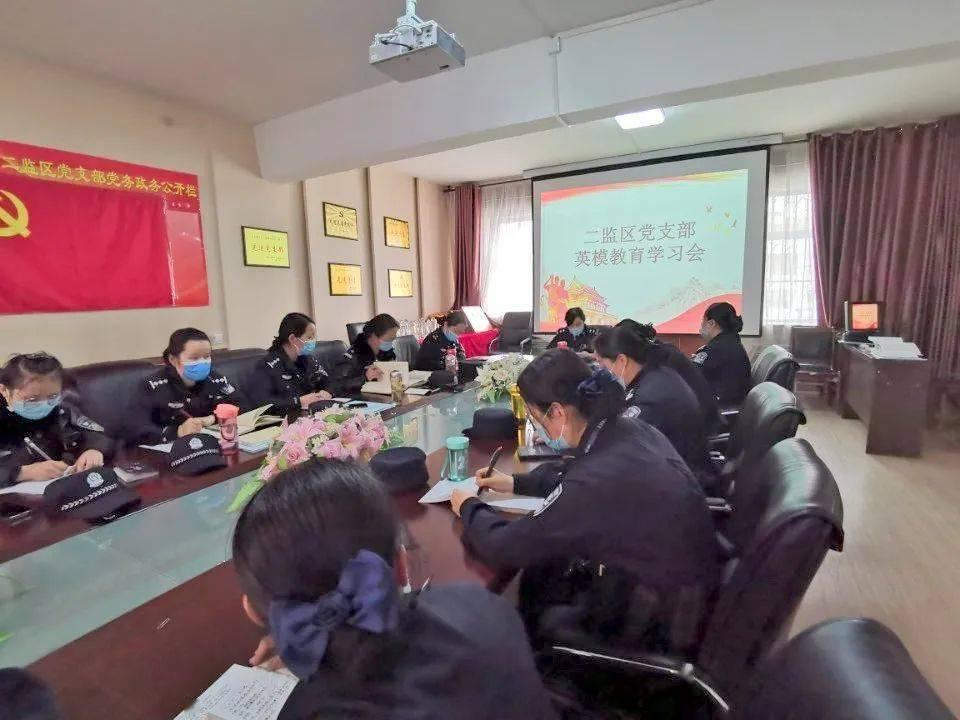 为什么喉咙里老是有痰?-专业的问答类网站